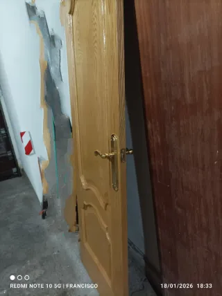 Puerta de madera de roble