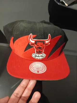 Gorra Plana Mitchell & Ness Chicago Bulls