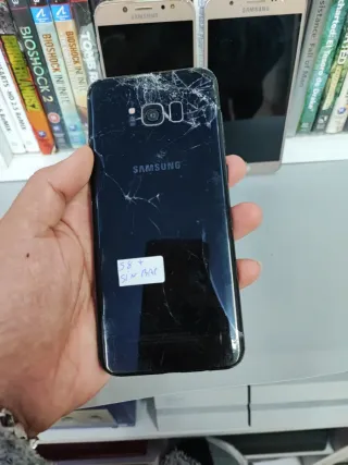 3 Samsung y Alcatel Smartphones