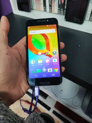 3 Samsung y Alcatel Smartphones