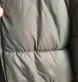 Plumífero niño verde marca Sfera