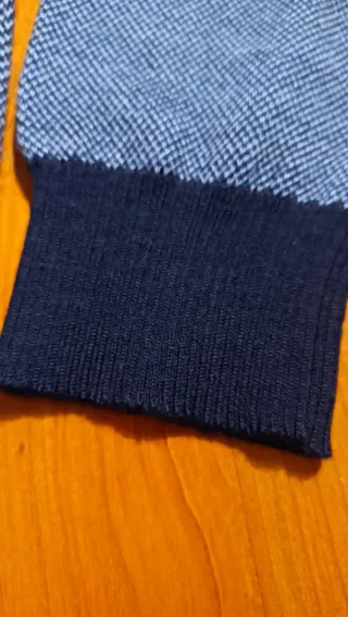 Maglione blu girocollo