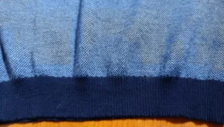 Maglione blu girocollo