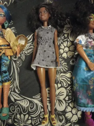 Armario Barbie con 4 Barbies