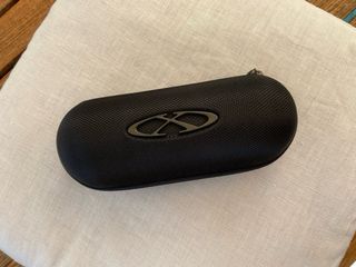 Estuche Oakley Nuevo X Metal negro