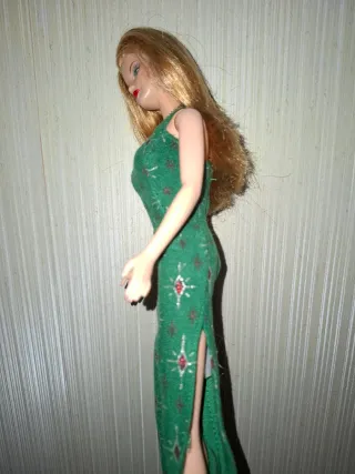 Barbie con vestito verde