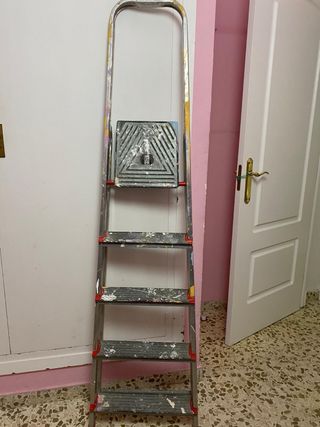 Escalera aluminio 5 peldaños