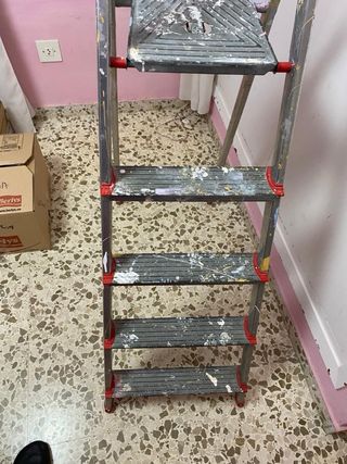 Escalera aluminio 5 peldaños