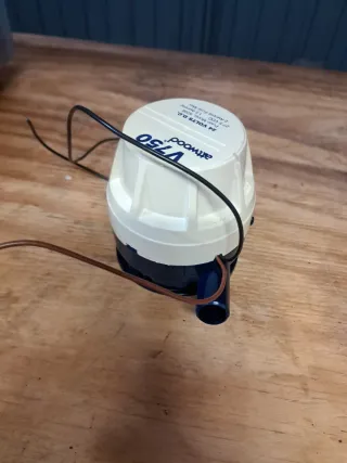 2 Bombas achique Attwood V750 24V DC