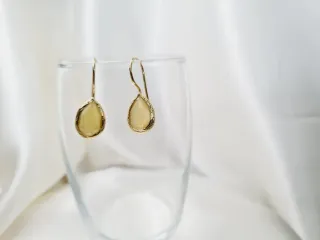 Pendientes lágrima miel