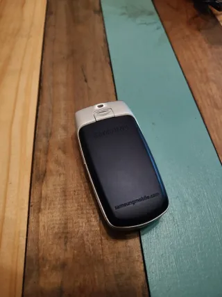 Teléfono Samsung SGH-E700 Plata/Azul Marino