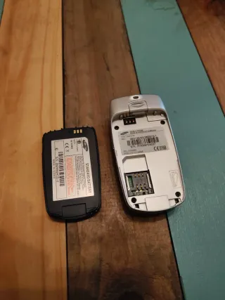 Teléfono Samsung SGH-E700 Plata/Azul Marino