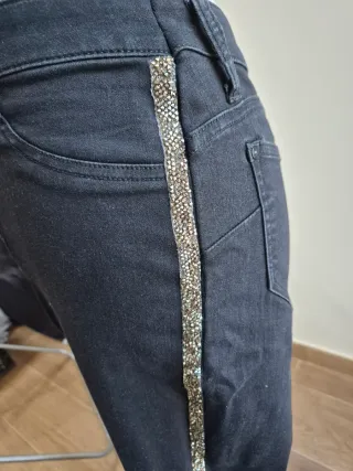 Pantalones vaqueros negros con brillantina