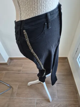 Pantalones vaqueros negros con brillantina
