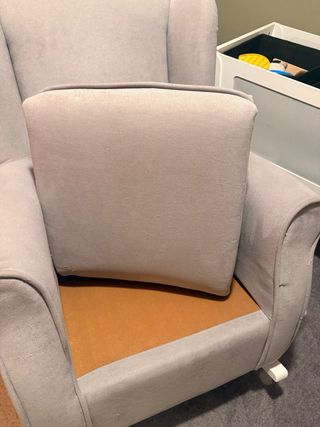 Mecedora de lactancia gris