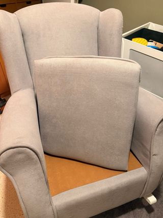 Mecedora de lactancia gris