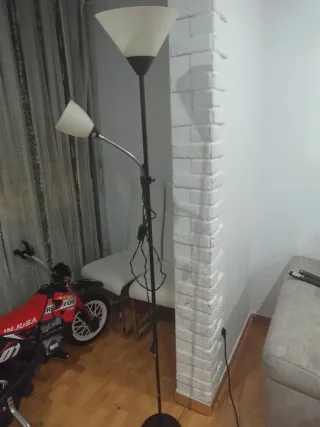 Lámpara de pie moderna