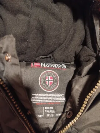 Parka Norway Negra con Capucha