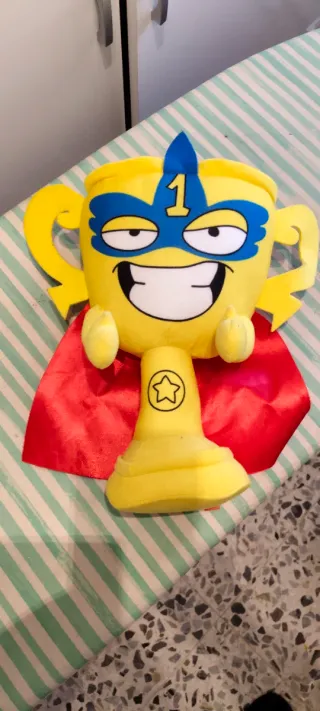 Peluche Super Zings Copa Nº 1 con Capa