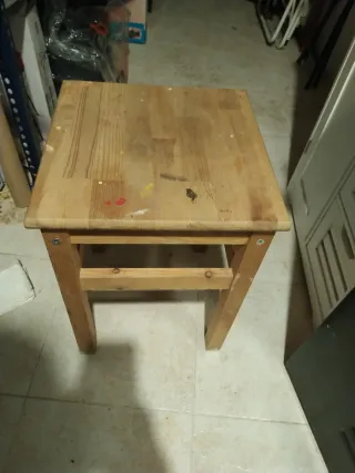 Se venden 3 Taburetes de madera