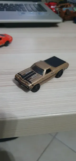 Set 6 modellini auto americane Hot Wheels