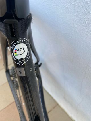 Bicicleta de carretera Giant Negra