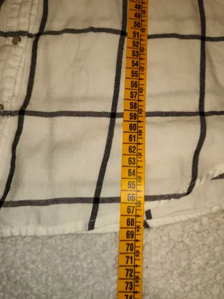 Camisa cuadros blanca y negra minimalista