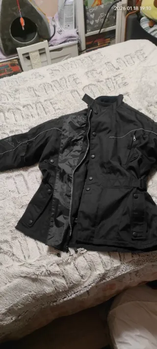 Chaqueta de moto negra