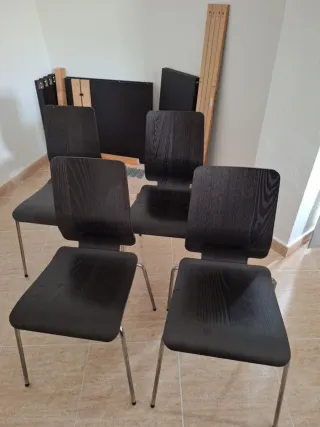 Mesa y sillas de comedor