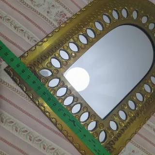 Specchio etnico dorato