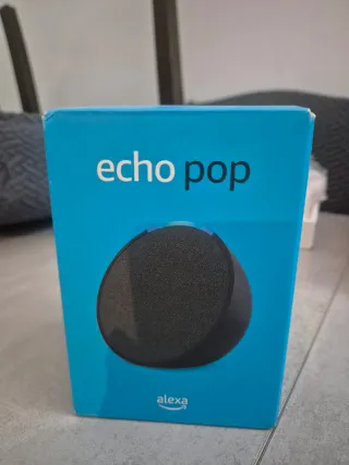 Echo Pop di Alexa Blu