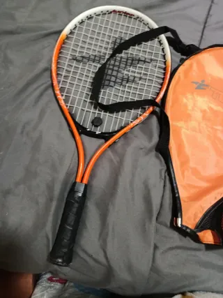 Raqueta de tenis naranja