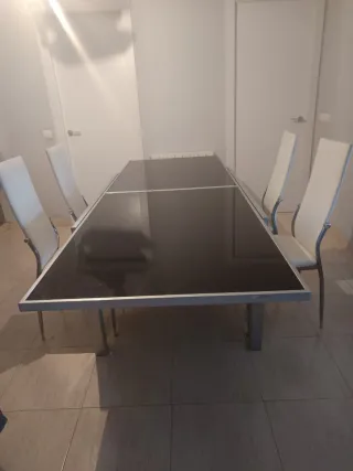 Mesa extensible de cristal y 4 sillas comedor