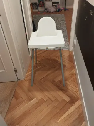 Trona infantil blanca