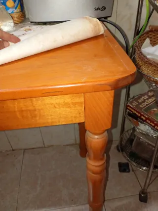 Mesa de cocina de madera provenzal