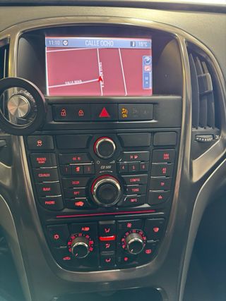 Opel Astra 2011 *TECHO PANORAMICO*