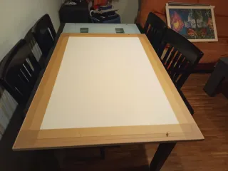 Cuadro de paisaje con cabaña y lago