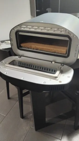 Forno elettrico per pizza napoletana che arriva a