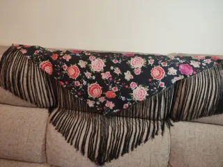Mantoncillo Flamenco Estampado Negro