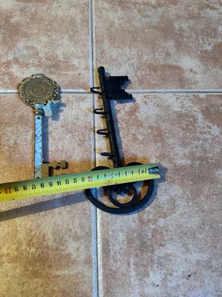 Set di 2 chiavi antiche decorative