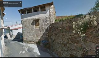 Casa con bodega, patio y finca con garaje