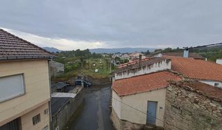 Casa con bodega, patio y finca con garaje