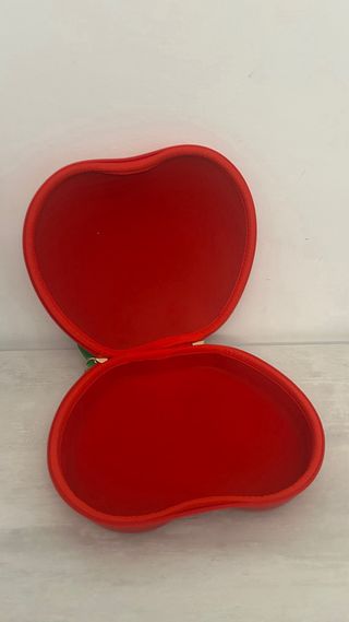 Neceser Charol Rojo Forma Manzana