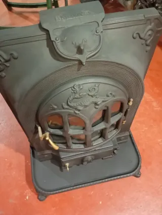 Estufa salamandra de hierro fundido