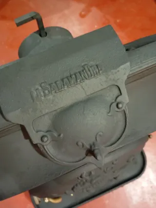 Estufa salamandra de hierro fundido