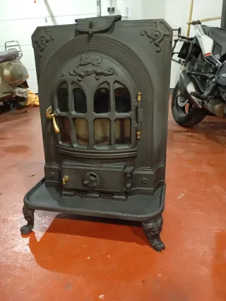 Estufa salamandra de hierro fundido