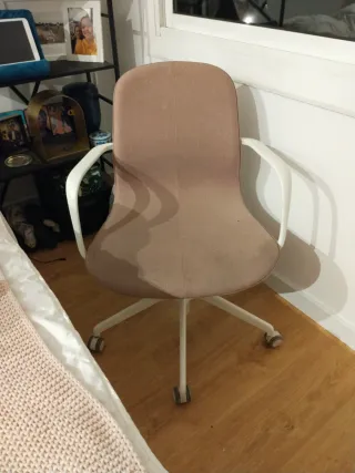 Silla de escritorio con ruedas