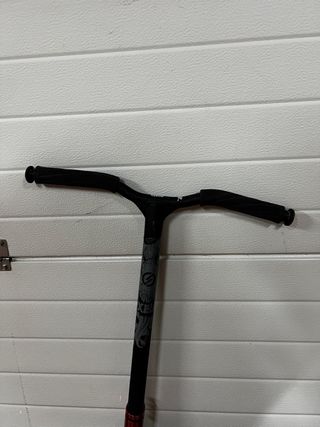 Patinete freestyle negro y rojo