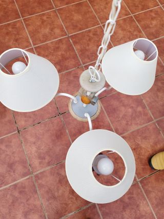 Lámpara de techo de madera y metal