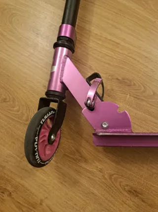 Patinete marca Tijuana Morado